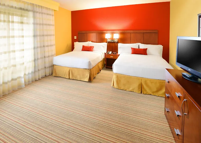 Courtyard Worth Drive Hotel 3*