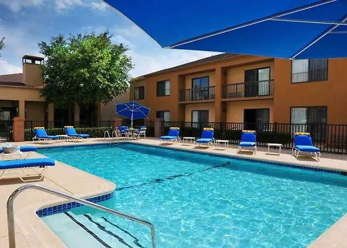 Hotel Courtyard Worth Drive 3*